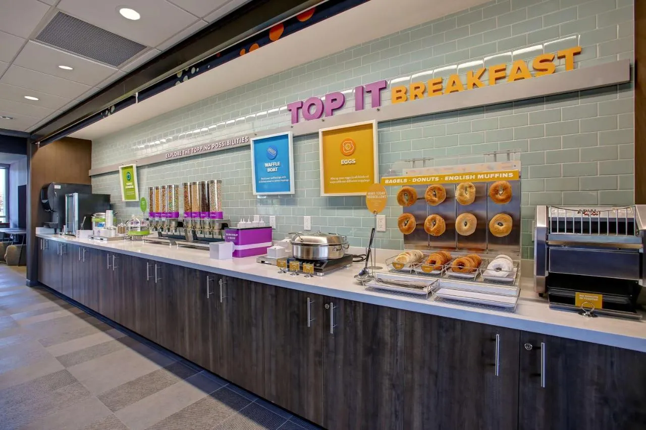 Huntsville Airport Hotels: Comparing Rooms, Breakfast and Amenities