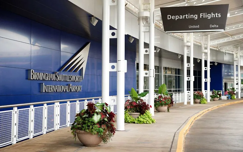Hotels Near Birmingham Airport (BHM): Ramada vs. Holiday Inn