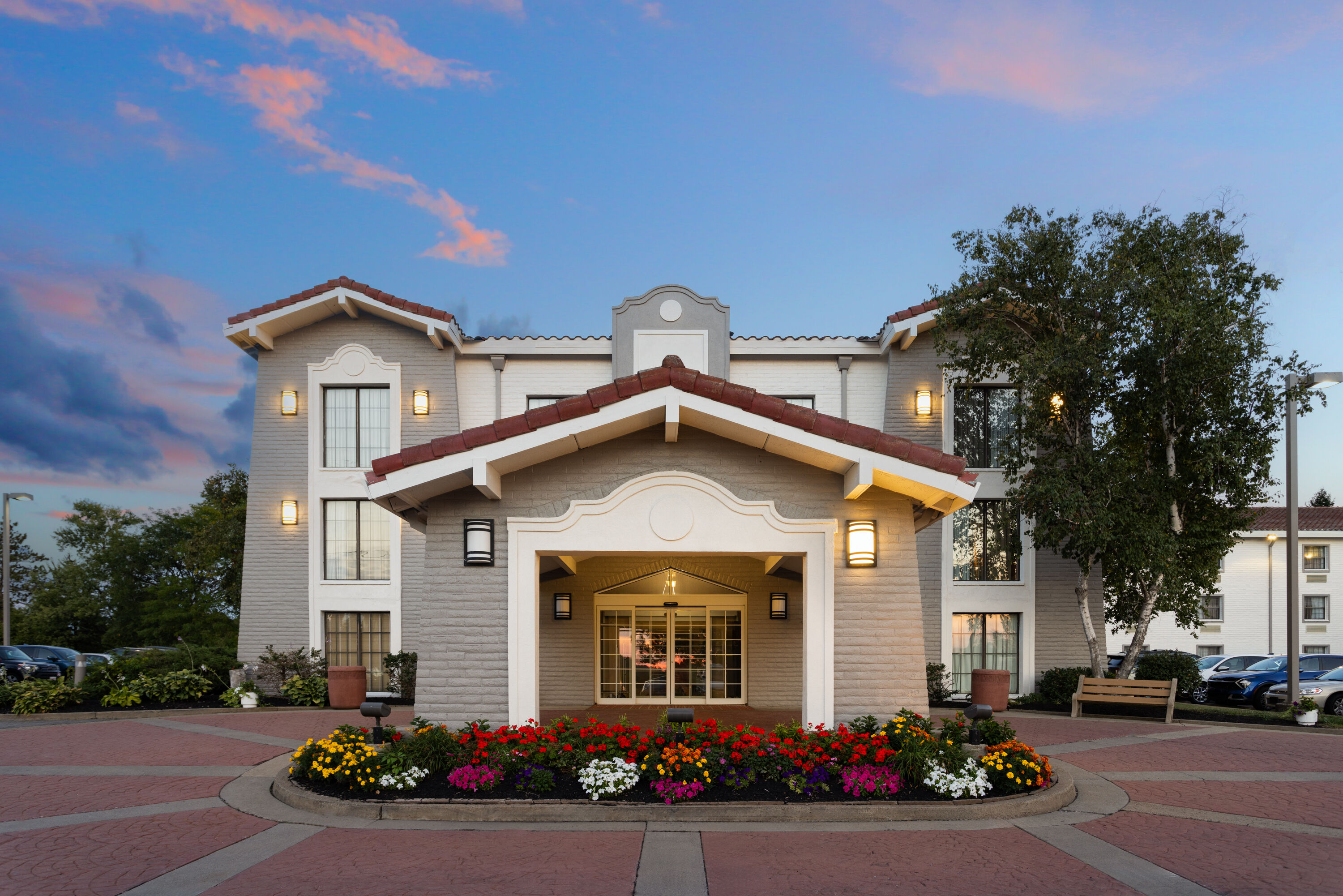 Hotels Near Montgomery Regional Airport (MGM): Fairfield Inn vs. Holiday Inn